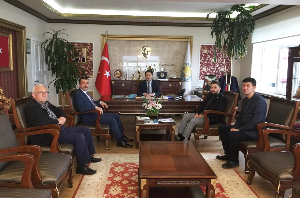 TKDK Samsun İl Koordinatörü Bülent Turan ve TKDK Uzmanı Orhan Kılıç Yakakent Belediye Başkanı Hüseyin Kıyma’yı makamında ziyaret etti.