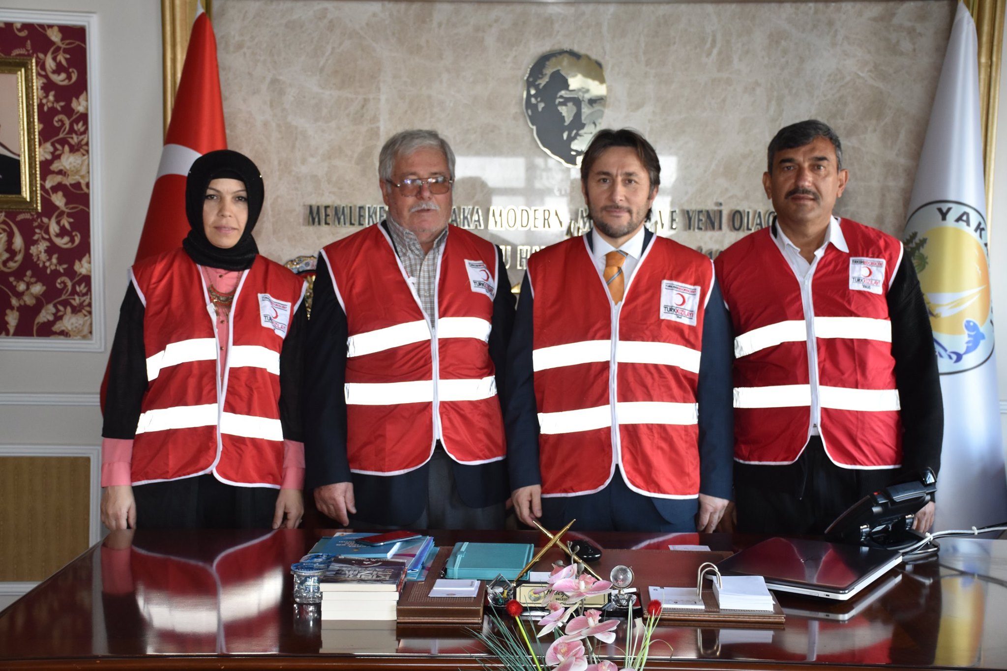 Kızılay Haftası kapsamında Türk Kızılay Yakakent Temsilciliği tarafından Başkanımız Hüseyin Kıyma’ya ziyarette bulunuldu.
