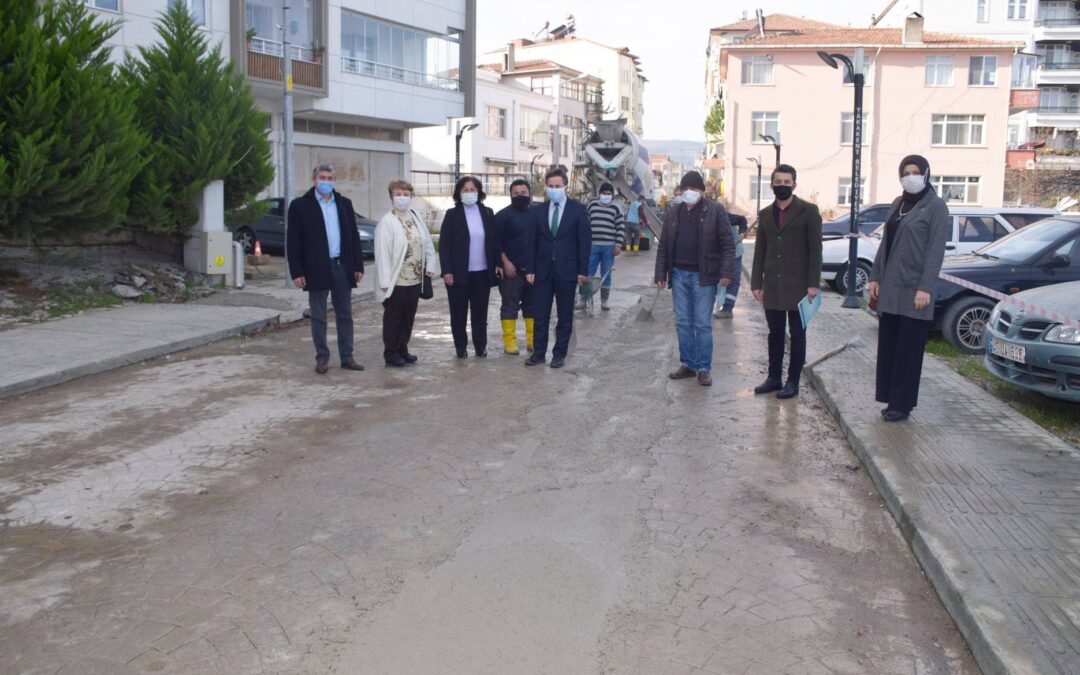 Belediye Meclisi Beton Üst Kaplama Çalışmalarını İncelediler