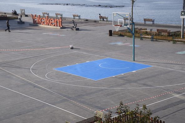 İlçemiz Cumhuriyet Meydanına Basketbol Sahası Yapıldı