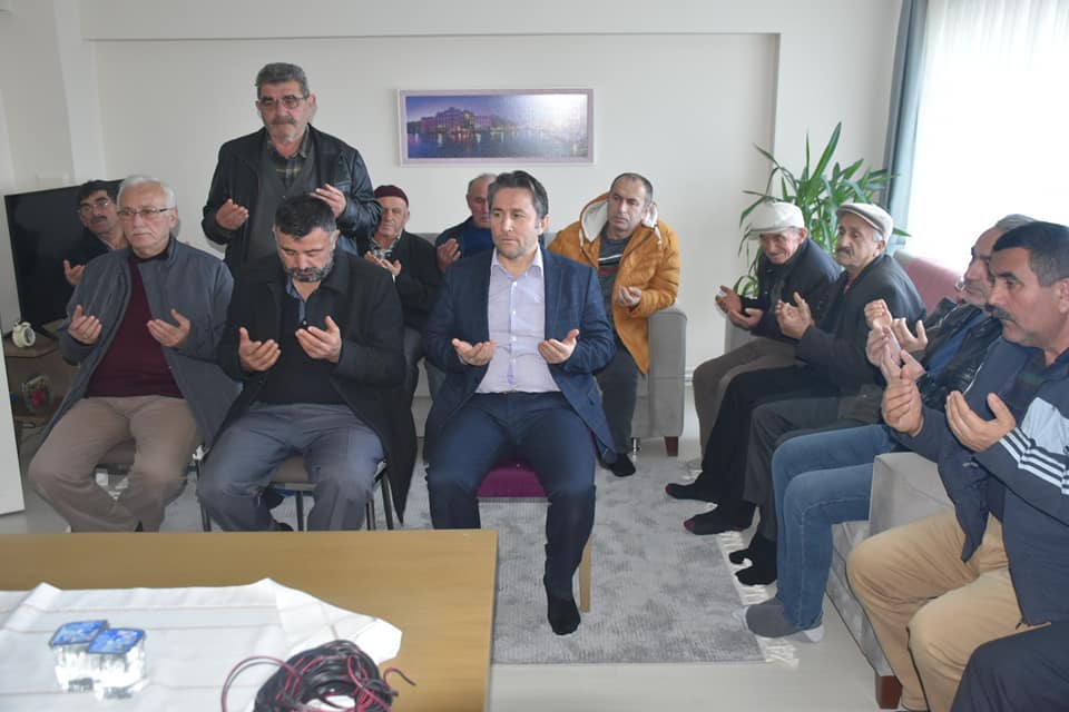 Belediye Başkanımız Hüseyin Kıyma Albayrak ailesinin vefat eden yakınları adına düzenlediği Mevlid programına katıldı.