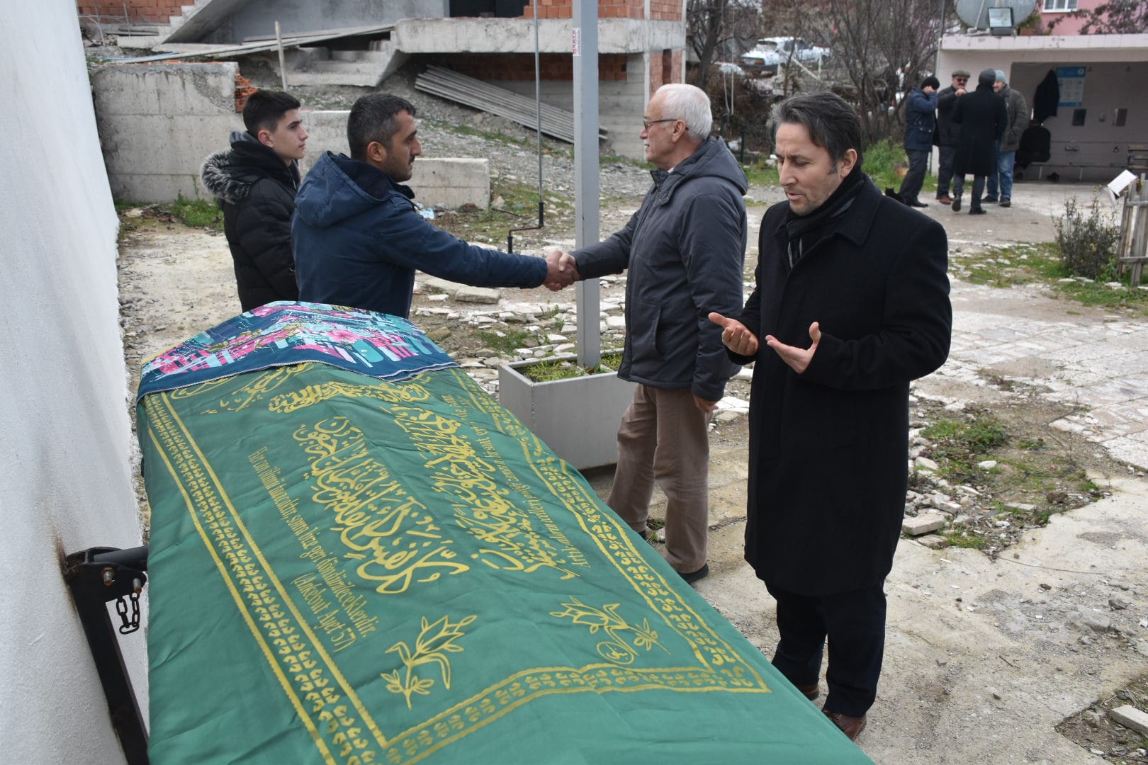 Belediye Başkanımız Hüseyin Kıyma ilçemiz Kozköy mahallesi halkından vefat eden Gülfidan Baş’ın cenaze namazına katıldı, ailesine baş sağlığında bulundu.