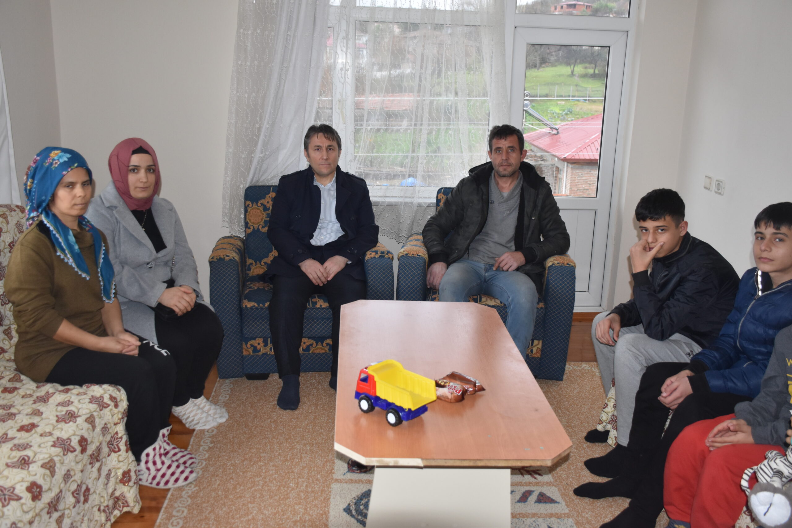 Belediye Başkanımız Hüseyin Kıyma ve eşi Nezahat Kıyma, ilçemizde ağırladığımız depremzede ailelerimizi ziyaret ederek geçmiş olsun dileklerinde bulundular.