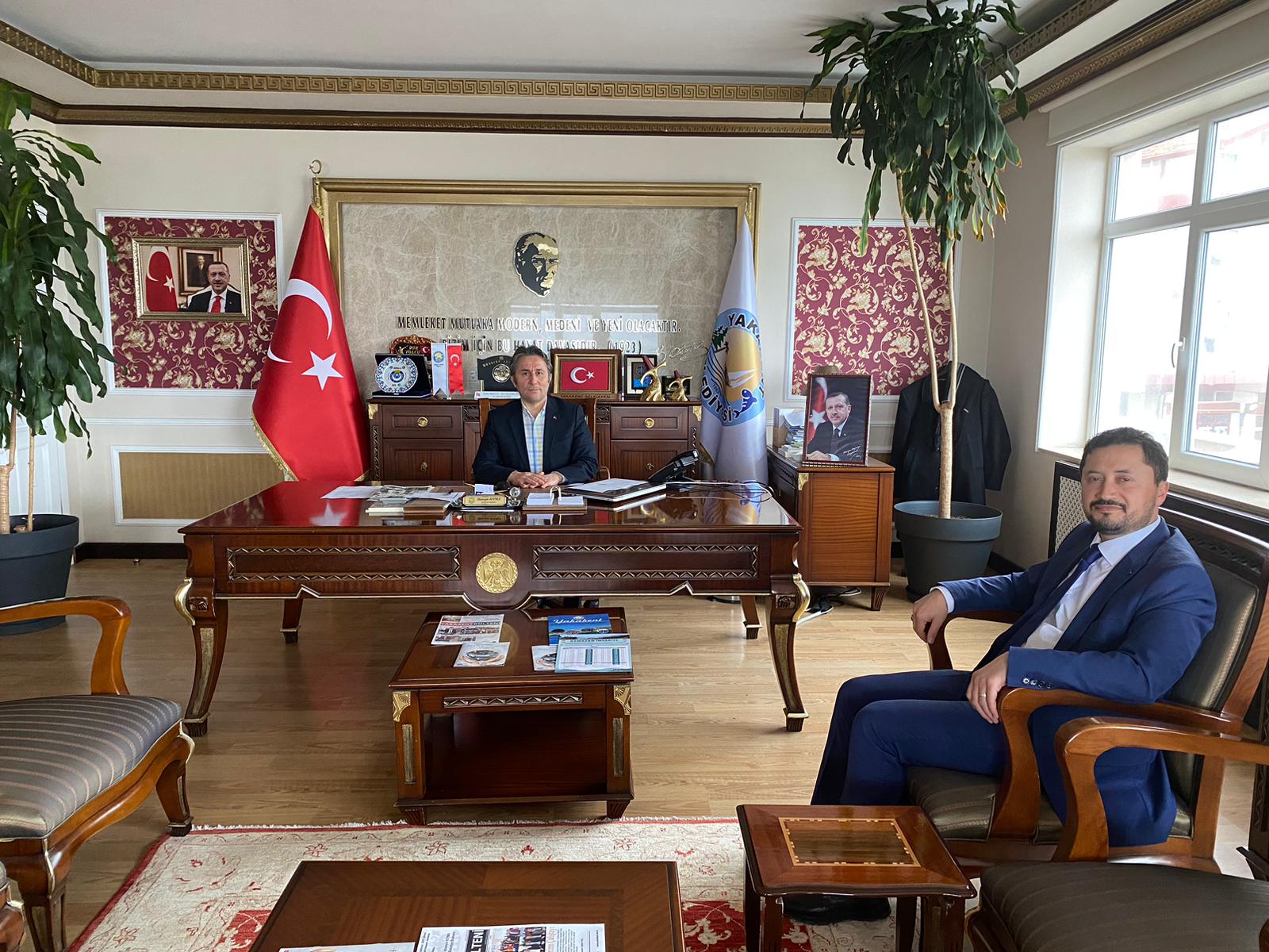 Yakakent İlçe Müftüsü olarak atanan Fatih Çakır, Belediye Başkanımız Hüseyin Kıyma’ya ziyarette bulundu.