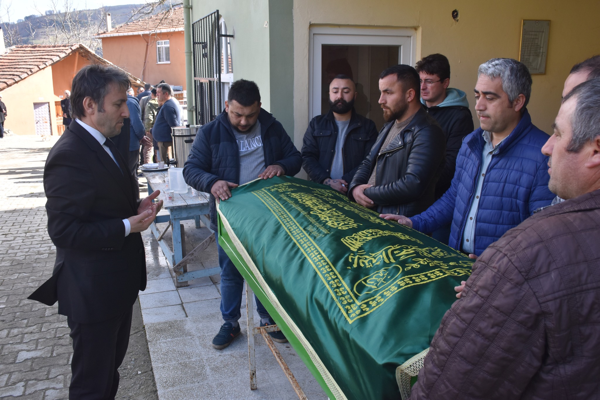 Belediye Başkanımız Hüseyin Kıyma ilçemiz Karaaba mahallesi halkından vefat eden Salih Gündoğdu’nun ailesine baş sağlığında bulundu.