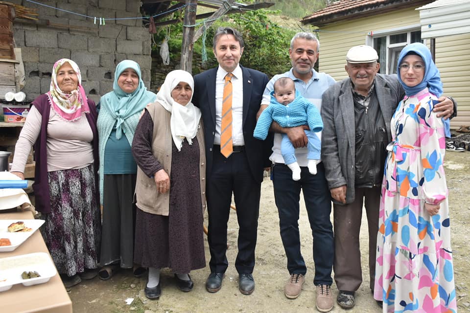 Belediye Başkanımız Hüseyin Kıyma, Özdemir ailesinin bebeği Ali Kemal için düzenlenen mevlide katıldı.