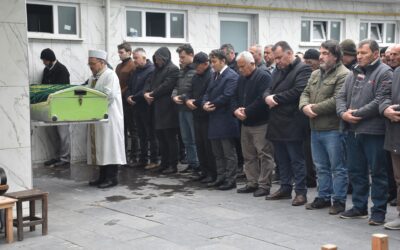 Belediye Başkanımız Hüseyin Kıyma ilçemiz Yeşilköy mahallemiz halkından vefat eden Mehmet Görgeç’in cenaze namazına katıldı, ailesi ve yakınlarına başsağlığı diledi.