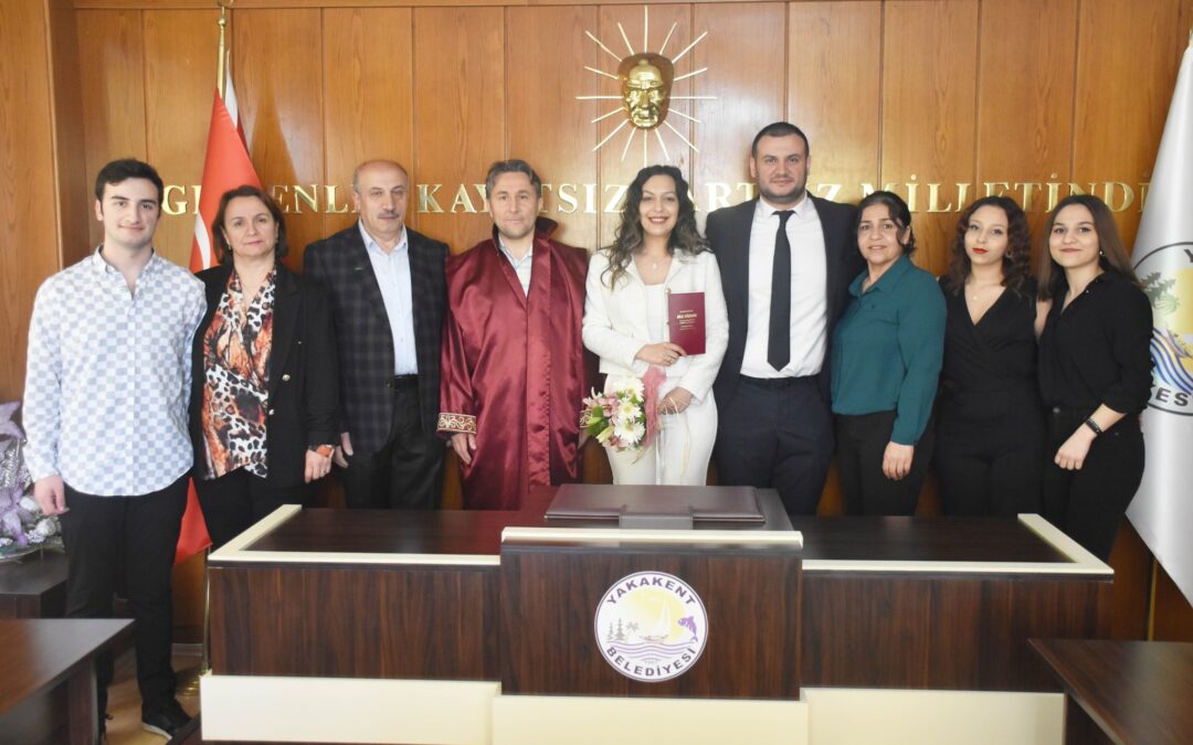 Belediye Başkanımız Hüseyin Kıyma, Yadigar ve Çağlayan ailelerinin değerli evlatları Sevgi & Rahmi Batuhan çiftinin nikah akdini gerçekleştirdi.