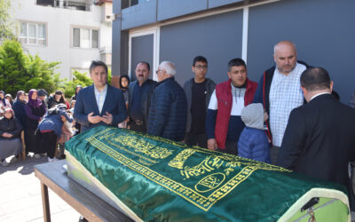 Belediye Başkanımız Hüseyin Kıyma ilçemiz halkından vefat eden İhsan Genç’in ailesi ve yakınlarına başsağlığı diledi.