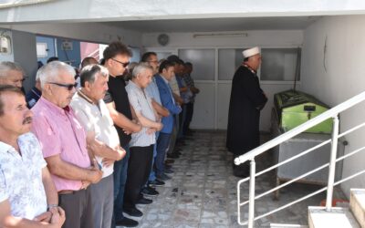 Belediye Başkanımız Hüseyin Kıyma ilçemiz Sarıgöl Köseli mahallemiz halkından vefat eden Ali Demirtaş’ın cenaze namazına katıldı, ailesine başsağlığında bulundu.