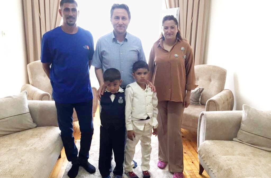 Belediye Başkanımız Hüseyin Kıyma, Dilek & Nihat Karaaslan çiftinin oğulları Yusuf Can ile Yunus Emre’nin sünnet mevlidine katılarak, ailesine hayırlı olsun dileklerinde bulundu.