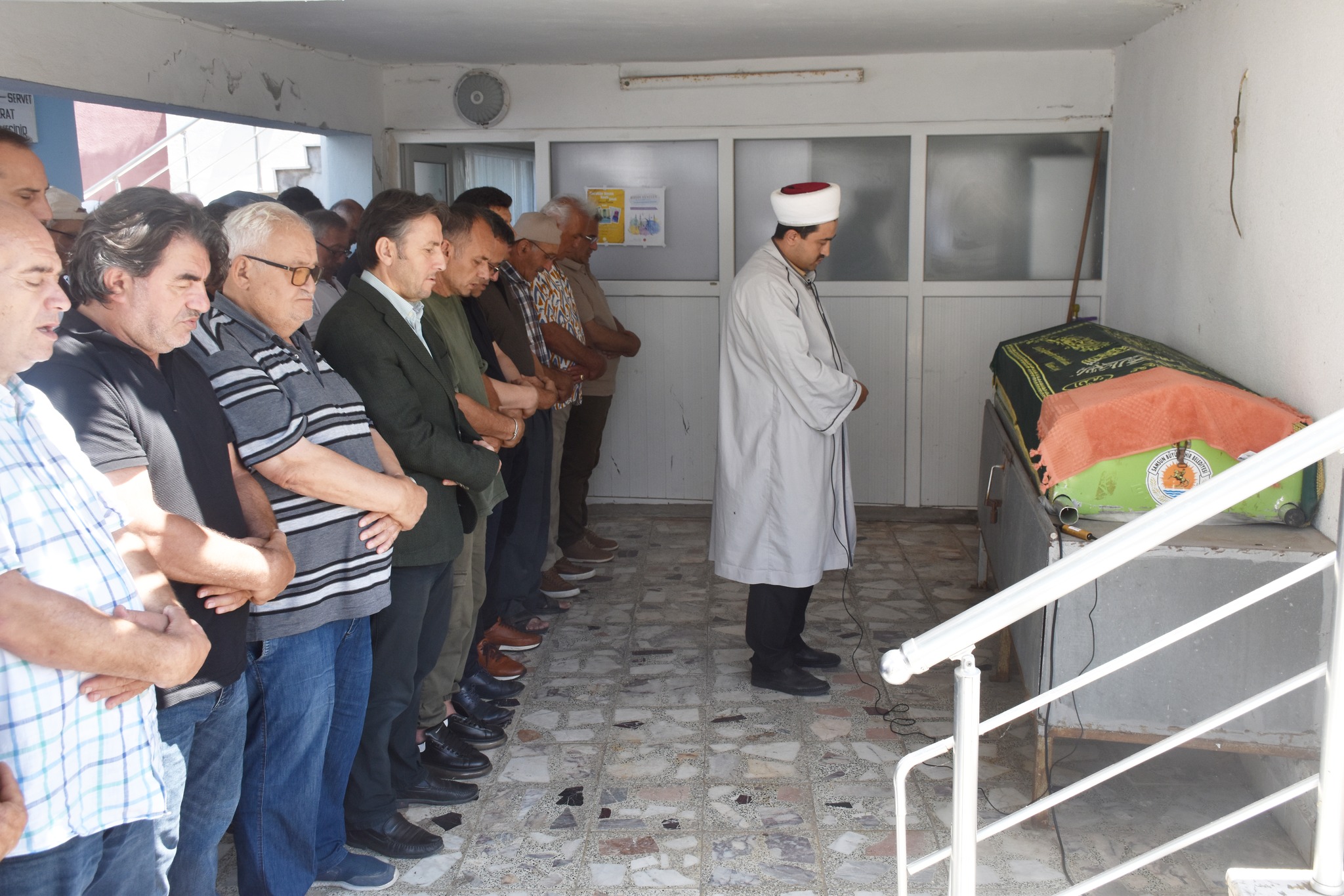Belediye Başkanımız Hüseyin Kıyma, ilçemiz halkından vefat eden  Lütfi Durhat’ın cenaze namazına katılarak, ailesine ve yakınlarına başsağlığında bulundu.