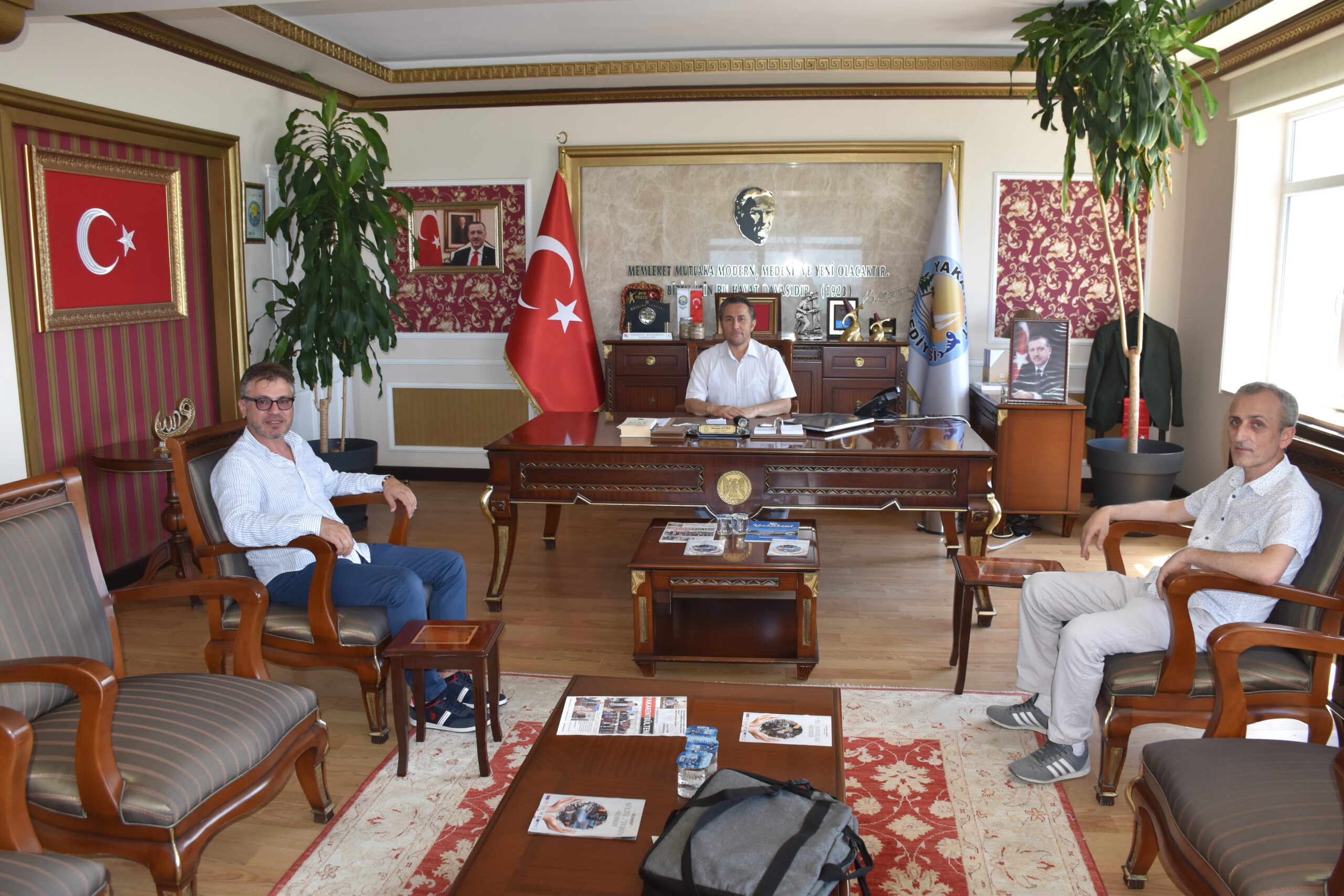 Memur Sen Samsun İl Başkanı Hamdi Yıldız, Belediye Başkanımız Hüseyin Kıyma’yı makamında ziyaret etti.