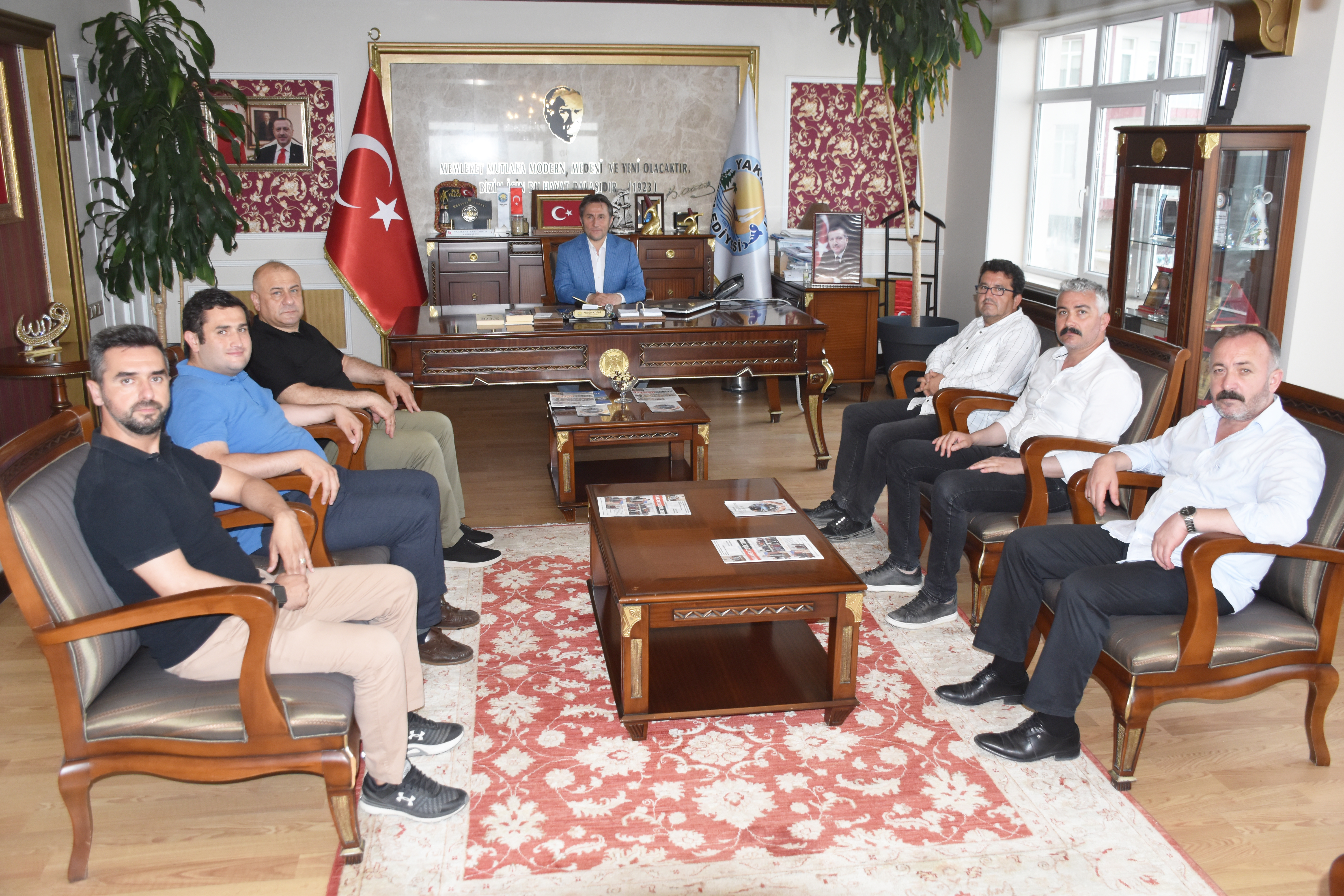 Bem Bir Sen Samsun Şube Başkanı Savaş Gayretli ve Yönetimi, Belediye Başķanımız Hüseyin Kıyma’yı makamında ziyaret ettiler.