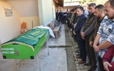 Belediye Başkanımız Hüseyin Kıyma Karaaba Mahallemiz halkından vefat eden Ayşe Akça’nın cenaze namazına katılarak ailesine ve yakınlarına başsağlığında bulundu.