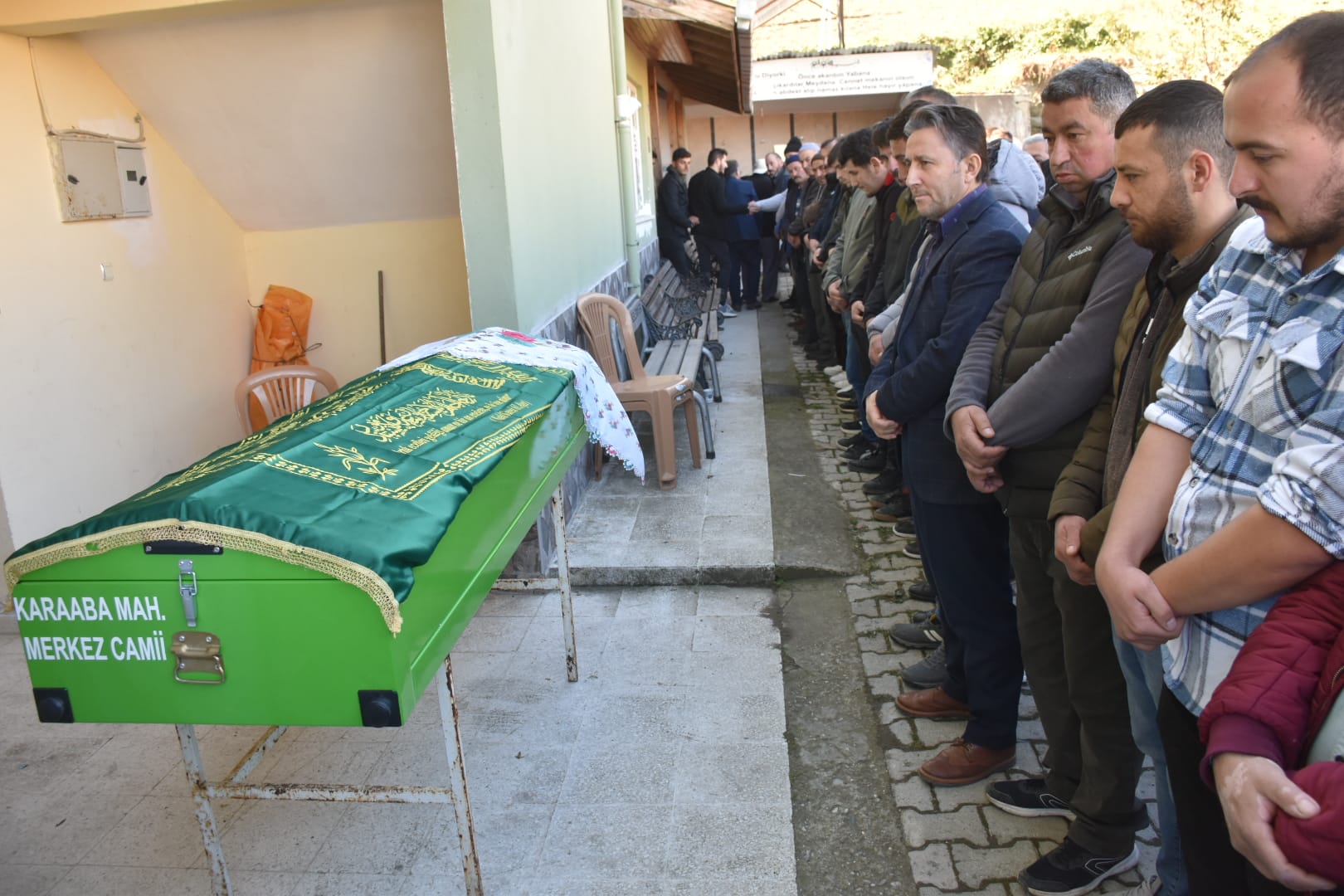 Belediye Başkanımız Hüseyin Kıyma Karaaba Mahallemiz halkından vefat eden Ayşe Akça’nın cenaze namazına katılarak ailesine ve yakınlarına başsağlığında bulundu.