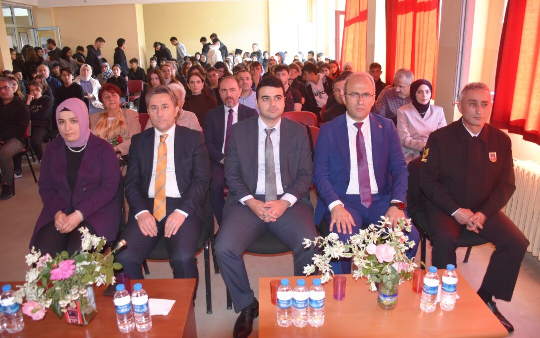 Belediye Başkanımız Hüseyin Kıyma, 24 Kasım Öğretmenler Günü dolayısıyla Yakakent Çok Programlı Anadolu Lisesi tarafından düzenlenen programa katılım sağladı.