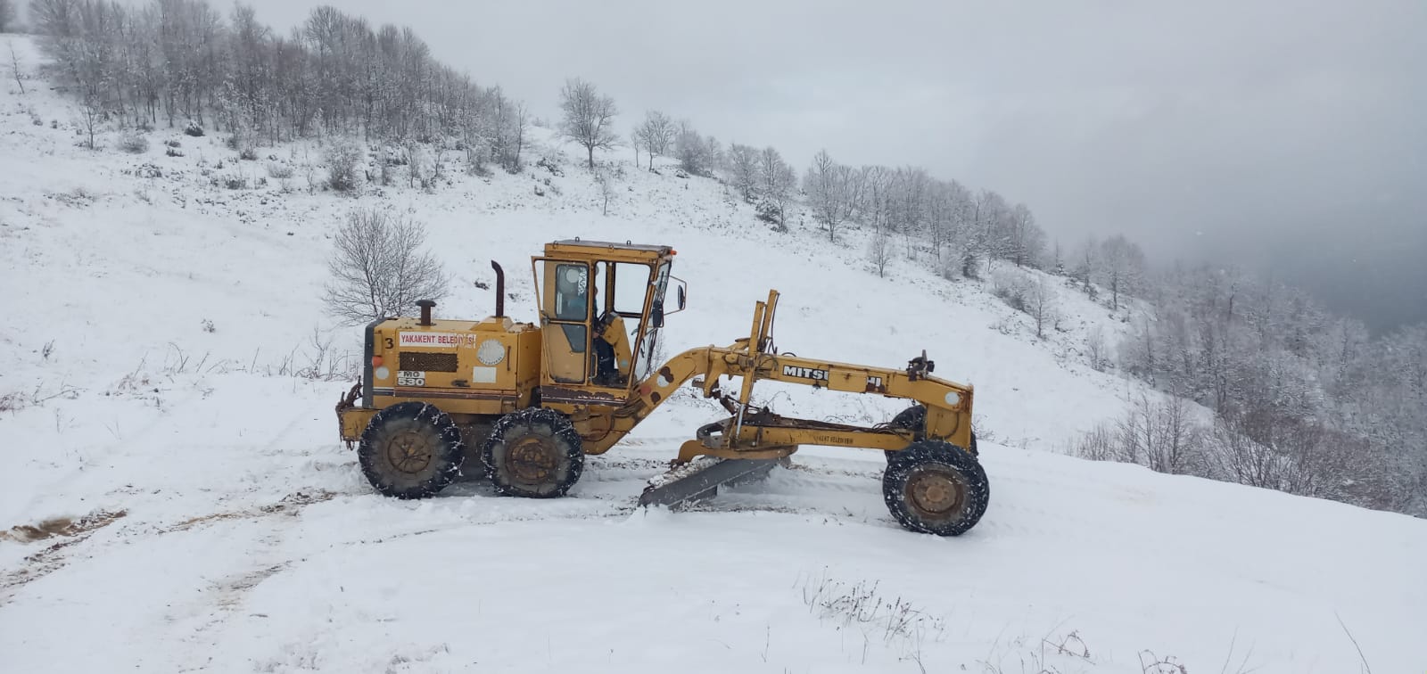 Etkili olan kar yağışıyla birlikte, Belediyemiz karla mücadele çalışmalarını sürdürüyor