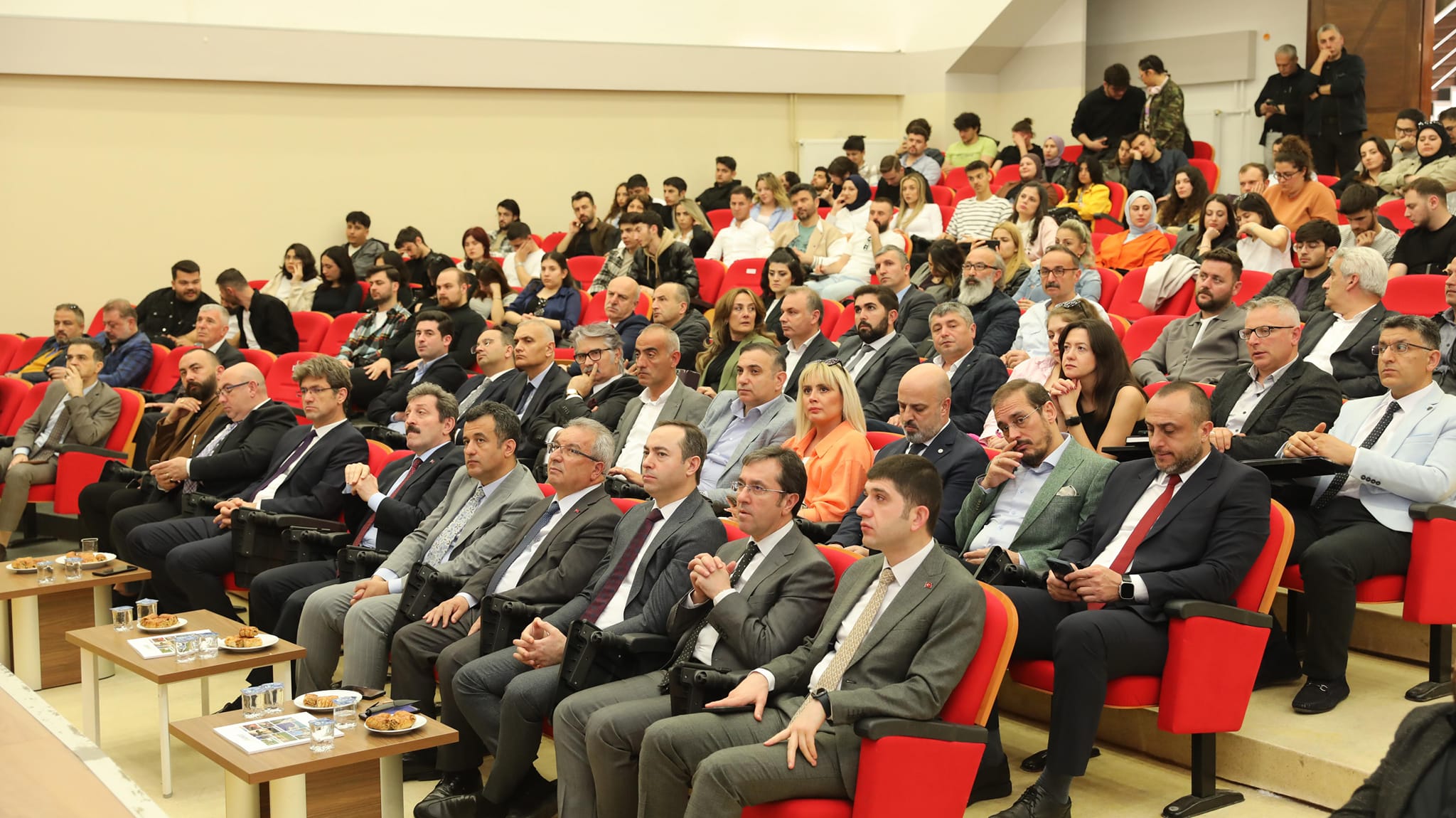 Belediye Başkanımız Dr. Şerafettin Aydoğdu  15- 22 Nisan Turizm Haftası münasebetiyle OMÜ Bafra Turizm Meslek Yüksekokulu’nda düzenlenen Sürdürülebilir Turizm Paneli’ne katıldı.