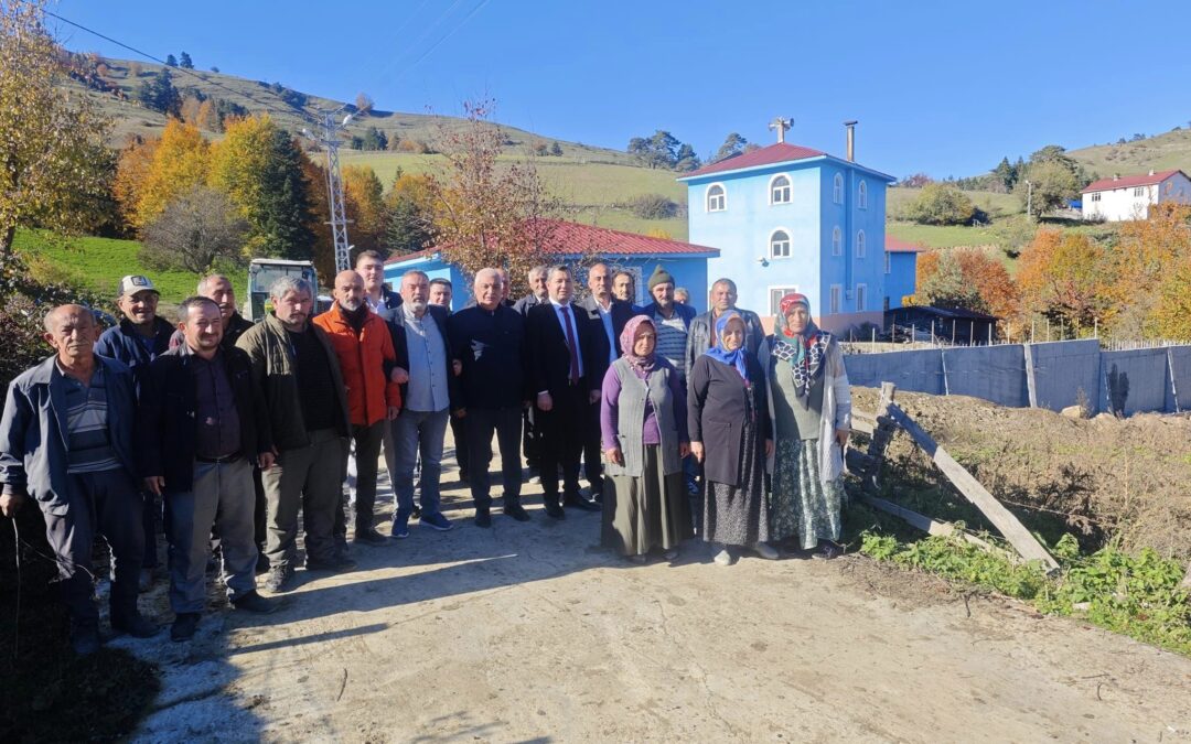 Belediye Başkanımız Dr. Şerafettin Aydoğdu Küçükkırık Camiinde devam eden istinat duvarı ve çevre düzenleme çalışmalarını yerinde inceledi.